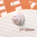 Vista macro de corazón de resina púrpura 21x20mm con textura de onda y brillo nacar - Estilo Corazón Irregular Texturizado / 1 Pieza / Lila Claro Irisado