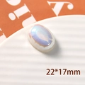 Vista macro de la cuenta de resina ovalada iridiscente 22x17mm para creación de joyas - Estilo Ovalado Grande / 1 Pieza / Blanco AB