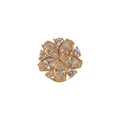 Spilla a fiore dorata con zirconi taglio marquise e piccoli diamanti su sfondo bianco - Oro