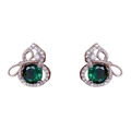 Boucles d'oreilles gourde élégantes avec pierres vertes et sertissage en zircon - Boucles d'Oreilles Clous Calebasse Noeud Zirconia Vert