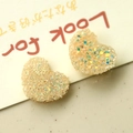 Macro di ciondoli in resina a forma di cuore con glitter iridescenti per accessori fai-da-te - Beige