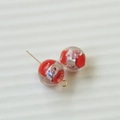 Detailansicht handgefertigter roter Glasperlen mit Silberfolie und Goldverschluss - Leuchtend Rote Silberfolien-Lampwork-Perle (107#15)