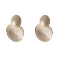 Boucles d'oreilles vintage françaises avec perles blanc crème et finition en métal doré - Blanc - Boucles d'Oreilles Clous Ovales Géométriques Contraste