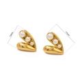Detailansicht der goldenen Herz-Perlenohrringe mit präzisen Maßen von 13 mm x 17 mm - Herzform Perlenstecker Stil (JZ-E245903G4) / 17mm x 13mm