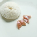 Dreamy pearlescent pink-orange fishtail resin charm with delicate ridge texture - 1 Piece / Pink