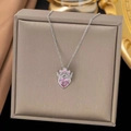 Élégant collier couronne en argent avec un grand pendentif en cristal rose en forme de cœur - Collier Couronne Diamant Rose (8161) / Argent