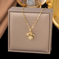 Elegante vergoldete Halskette mit Sonne, Mond und Stern Anhänger und Zirkonia auf Geschenkbox - Vollbesetzte Strass Sonne Stern Mond (8203) / Gold