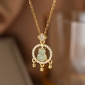 Elegante 18K Gold Glücksbeutel Halskette mit Jade-Anhänger und weißen Zirkonia-Steinen - Goldperle Hulu (9075)