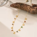 Collar de concha dorada con gemas de colores y colgantes de tortuga marina y estrella - Collar de Concha con Piedras de Colores (H1319) / Dorado