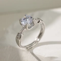 Bague en argent avec zircons, anneau ajustable et serti à quatre griffes élégant - Style Solitaire Quatre Griffes (F1203) / Argent