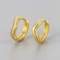 Macro shot of S925 sterling silver stamp on irregular gold plated hoop earrings - V-Dot Style / Medium / Gold