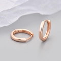 Paio di orecchini a cerchio huggie in oro rosa lucido con design rotondo minimalista - Taglia Media / Oro rosa
