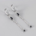 Orecchini a nappa in argento con pietre preziose nere a marquise e quadrate - Orecchino a Bottone con Nappina a Goccia d'Acqua / Oro Bianco / Zircone Nero