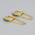 Detail of 18K gold hoop earrings with green cubic zirconia and delicate chain fringe - Chain Hoop Earring / Gold/Green