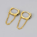 Detail of 18K gold-plated hoop earrings with black zircon stones and a delicate link chain - Chain Hoop Earring / Gold/Black