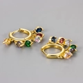 Eleganti orecchini a cerchio dorati con cinque ciondoli in zircone colorato - Huggie Nappa Zirconia Multicolore
