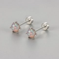 Orecchini a perno con opale in argento S925 con griffe e chiusura a vite - Rosa chiaro