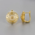 Detailansicht goldener Ohrringe mit griechischem Muster und champagnerfarbenem Stein - Strass Sonnenblume Rundohrringe (Gold)