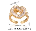 Vista dettagliata dell'anello a cuore regolabile con pietre di zircone e misure - Aperto Regolabile / Stile Cuore Vuoto (KR0051) / Oro