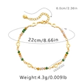 Détail d'une chevillère bohème faite main avec perles colorées et maillons en cœur - Or 18 carats / Style Cœur Évidé et Perle Facettée Multicolore (KA0233-2)