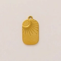 Colgante rectangular de acero inoxidable chapado en oro 18K con relieve de sol - Sol Oval