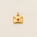Goldener Edelstahl-Briefumschlag-Anhänger mit rotem Herzsiegel und 18K Goldbeschichtung - Umschlag-Anhänger