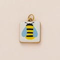 Colgante cuadrado de acero inoxidable con ilustración de abeja y baño de oro brillante - Colgante de Abeja Blanca