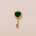 Gouden hartvormige sleutelhanger met smaragdgroene zirkoon en 18K vergulde afwerking - Hart Groene Edelsteen Vintage Sleutel Hanger (Sleutel) / Goud/Groen