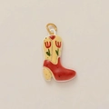 Detalle del colgante de bota vaquera con diseño de tulipán y aro metálico dorado - Colgante de Bota de Vaquero Roja