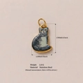 Grau-weißer Katzenanhänger aus Edelstahl mit goldfarbenem Emaille-Rand - Nr. 3 Graue Katze Anhänger
