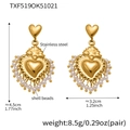 Dettaglio di orecchini a cuore placcati oro con perle di conchiglia e misure indicate - Orecchini Cuore Perlina di Conchiglia Oro (TXF519)