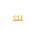 Détail du pendentif numéro 111 en or 18k avec une finition métallique lisse et polie - 111