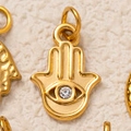 18K vergulde roestvrijstalen Hamsa-hand hanger met een centrale witte strassteen - Hand van Fatima
