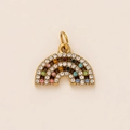 Détail du pendentif arc-en-ciel plaqué or 18 carats avec cristaux multicolores brillants - Arc-en-ciel