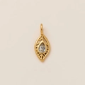 Detail eines 18K vergoldeten Marquise-Anhängers mit Tropfen-Zirkon und filigranem Rahmen - Goldenes Blatt Anhänger