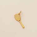 Gros plan détaillé d'un pendentif raquette de tennis en acier inoxydable doré brillant 18K - Style Raquette de Tennis / Or