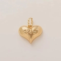 Polierter goldener Herzanhänger mit SPICY-Prägung und wellenförmiger Aufhängung - Gold SPICY Buchstabengeprägter Herzanhänger (8)