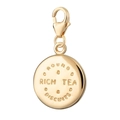 Dettaglio del ciondolo a forma di biscotto placcato oro 18K con incisione Round Rich Tea - Pendente Biscotto Rotondo
