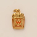 Dettaglio del ciondolo a patatine placcato oro 18K con smalto arancione e incisione W - Ciondolo Patatine Fritte