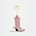 Dettaglio di stivale da cowboy rosa con strass, speroni dorati e corda intrecciata - Ciondolo Stivali Rosa
