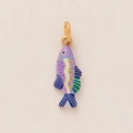 Detail van kleurrijke emaille vishanger met paars lichaam en gele stippen - Alleen hanger (Zonder ketting) Blauwe vis (Dubbelzijdige print)