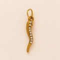 18K gold-plated chili pendant featuring sparkling crystals and a round jump ring - Chili