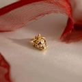 Exquisito colgante de fresa en oro de 18K con pavé de circonitas blancas brillantes - Colgante de Fresa