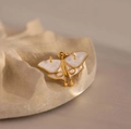 Colgante mariposa bañado en oro con alas de nácar blanco y piedras de ópalo - Colgante De Mariposa