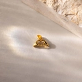 Colgante de manos formando un corazón de acero inoxidable bañado en oro de 18K - Colgante Corazón de Dedo