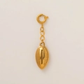 Detail van 18K vergulde hanger met geribbelde olijfvorm en praktische karabijnsluiting - Kleine Schelp Hanger