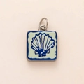 Vierkante hanger met blauw schelpmotief en lichtgroen emaille in metalen rand - Sint-jakobsschelp Blauwe Vierkante Hanger Alleen (Zonder Ketting)