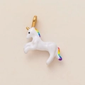 Pendentif licorne avec crinière arc-en-ciel et corne dorée en émail blanc brillant - Pendentif Licorne