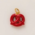 Ciondolo a forma di pretzel in smalto rosso con placcatura in oro 18 carati per gioielli - Ciondolo Pretzel