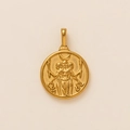 Detail eines 18K vergoldeten Edelstahl-Medaillons mit geprägtem Hekate-Göttin-Design - Hekate Göttin Anhänger